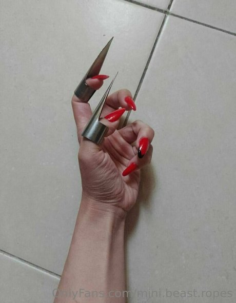 mini beast ropes actrice adulte images