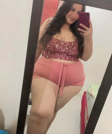 Andreina Valencia star pornographique img