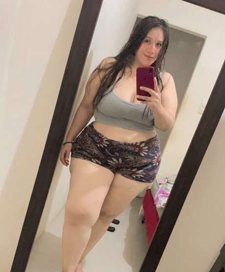 Andreina Valencia étoile xxx galerie