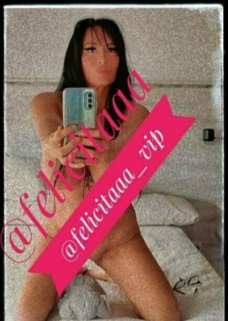 luly0011 modèle chaud image