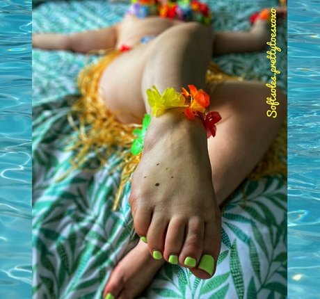 softsoles prettytoesxoxo star du porno gratuite photo
