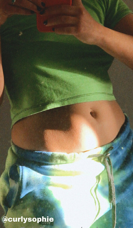 curlysophie star du porno de haute qualité archive