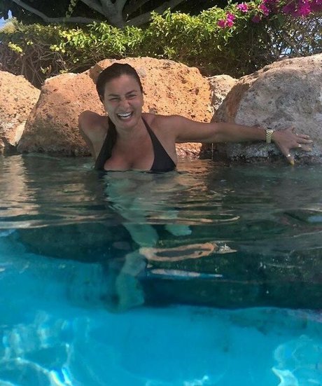 Angela Cavagna star pornographique image