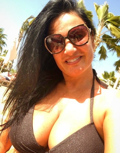 Angela Cavagna étoile xxx archive