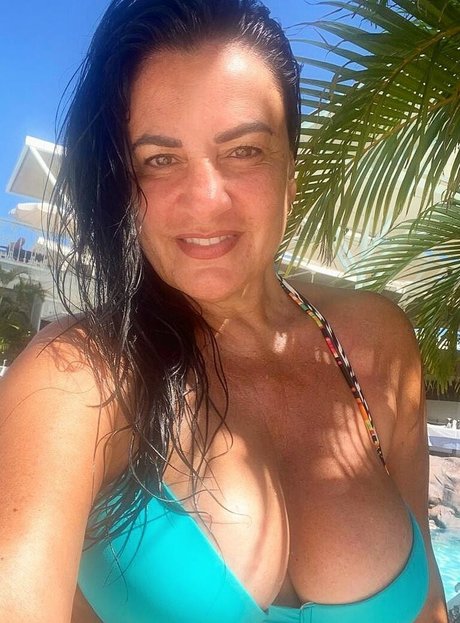 Angela Cavagna star du porno photo