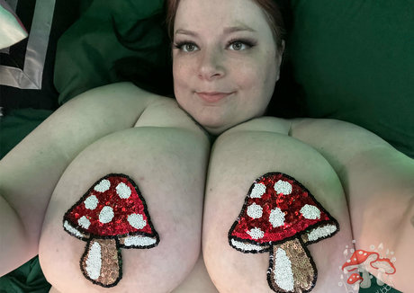 hoeecronicles actrice pornographique des photos