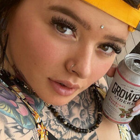 gillisbeennaughtyfree modèle nu archive