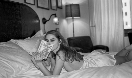 Tessas Ghost modèle de haute qualité photo