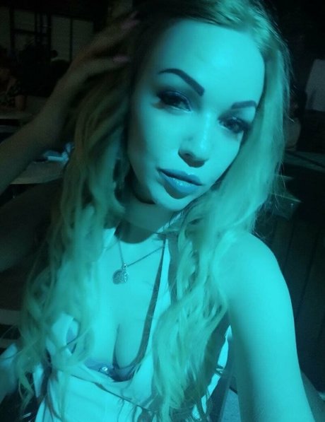 carolinebright modèle sympa image