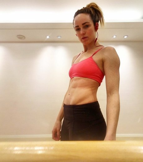 Caity Lotz étoile chaude archive