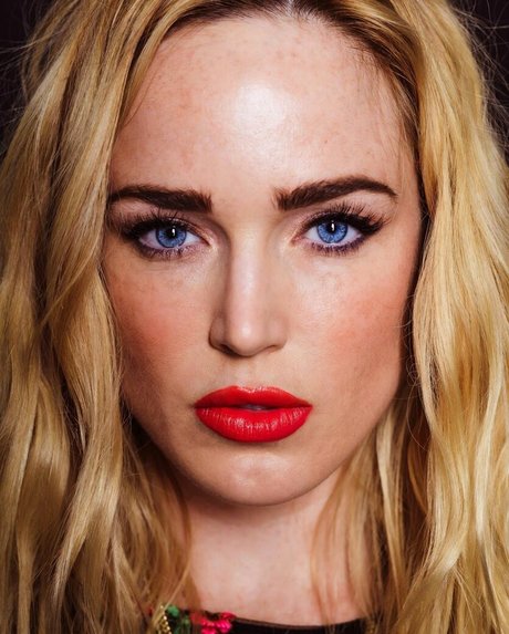 Caity Lotz modèle sympa images