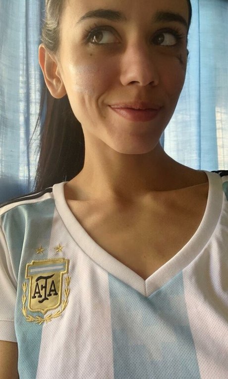 Vera Kaludi star du porno érotique photo