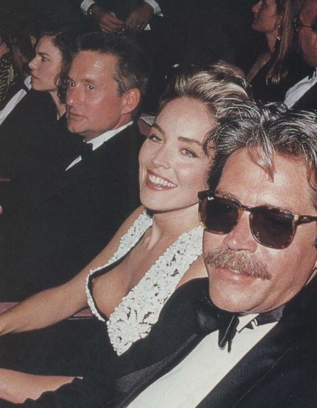 Sharon Stone art modèle galeries