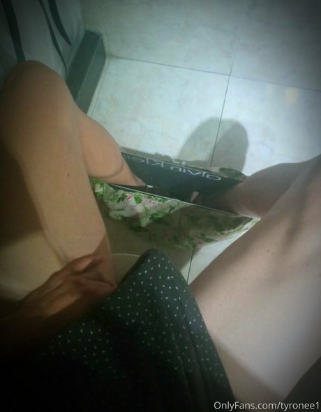 viktoronee actrice galerie