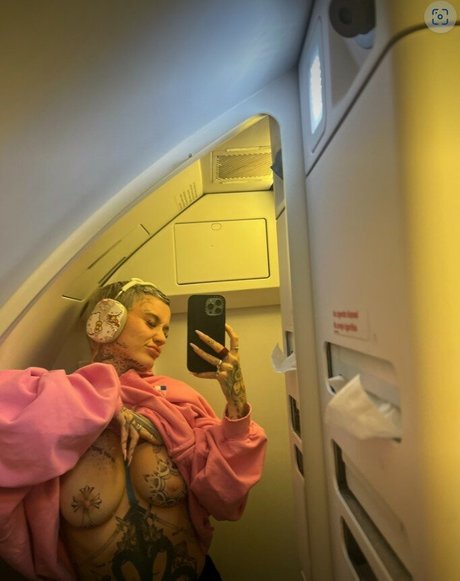 Coco Blake modèle magnifique galerie