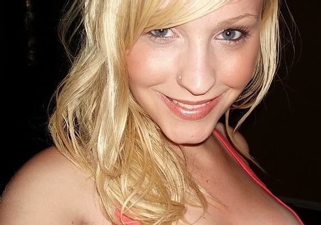 Jessica Blondet star du porno chaud photos