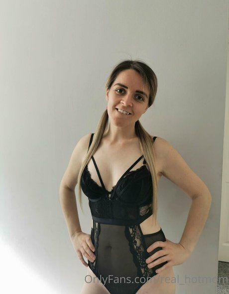 hot1989mom actrice libre galeries