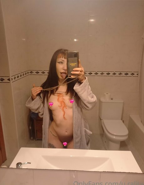 trio sous la douche onlyfans chaud sympa img