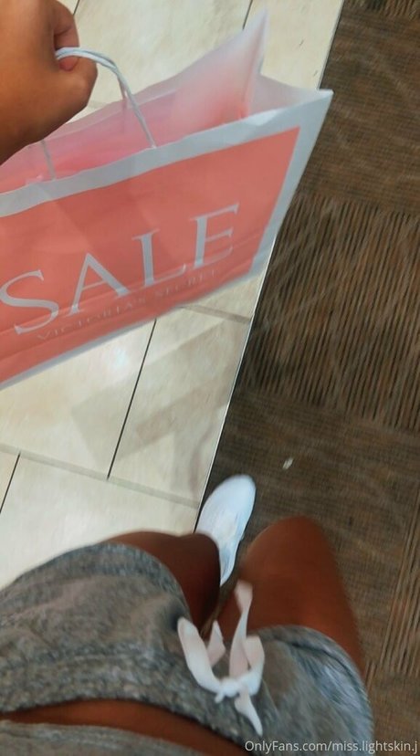 miss lightskin j star érotique galeries