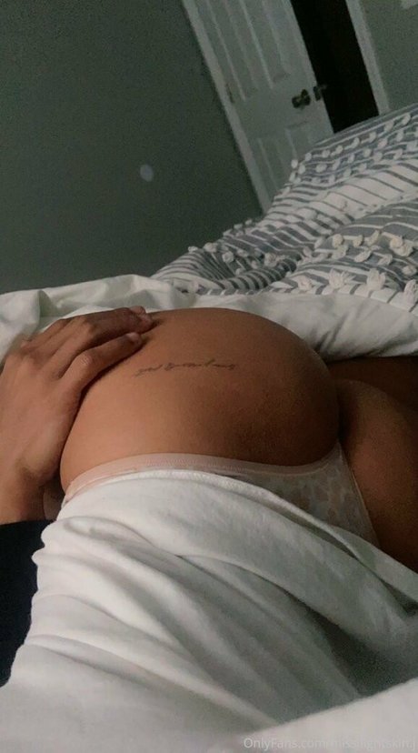 miss lightskin j modèle artistique collection