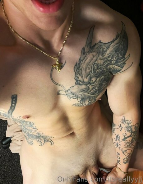 itsreallyyjj étoile de l'art galeries