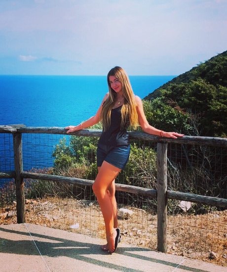 Anna Ilyasova actrice libre archive