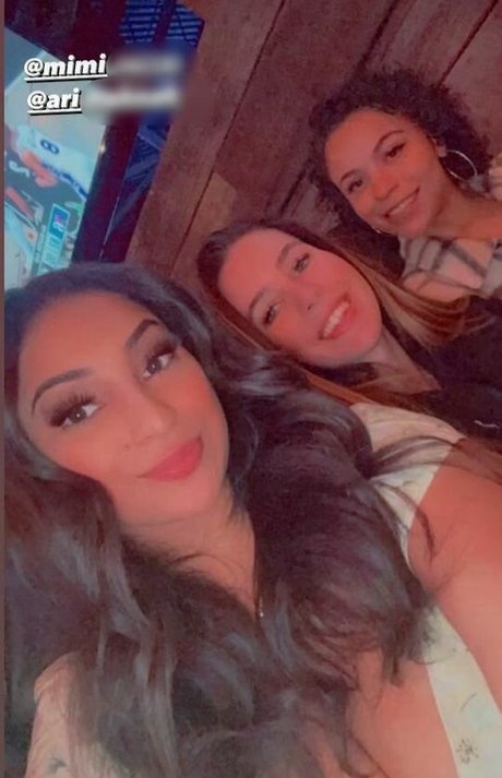 Mimi Russo jolie actrice photos