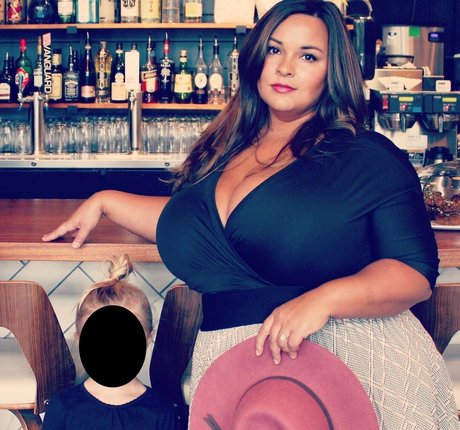 Nicole Denise Johansson star pornographique photos