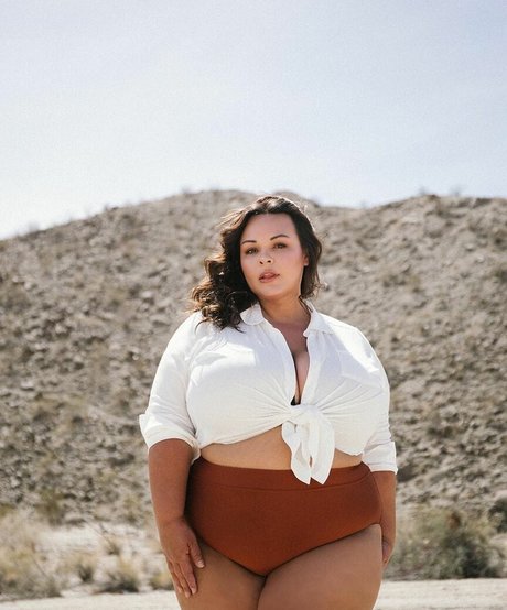 Nicole Denise Johansson modèle parfait galeries