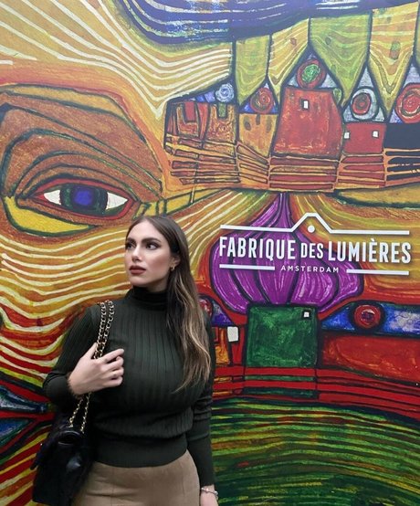 Ylenia Bevelacqua star du porno sexy image