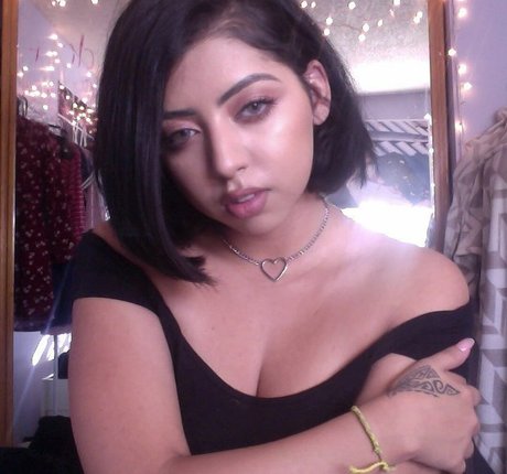 Sadd Pup star pornographique images