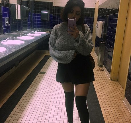 Sadd Pup étoile érotique photo