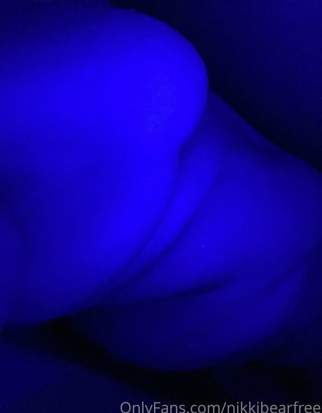 nikkibearfree actrice chaude photos