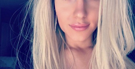 pawg rousse uniquementfans érotique en haute qualité images