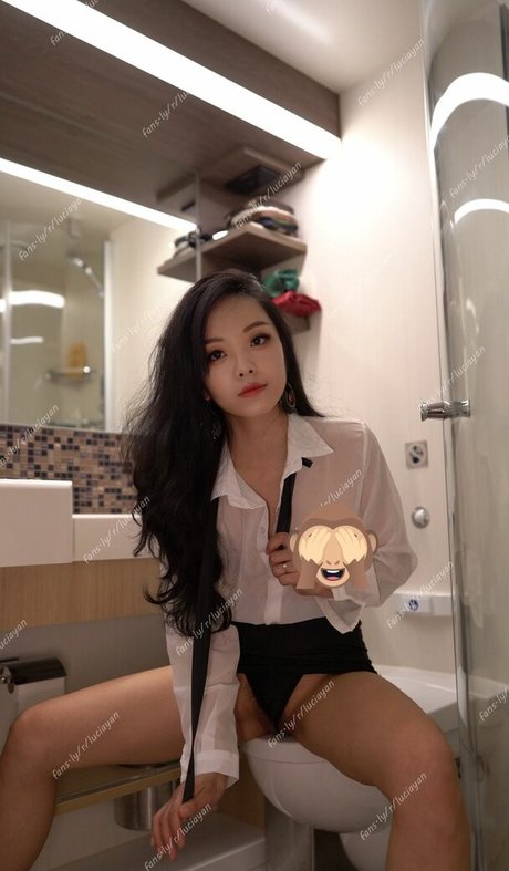 luciayan star érotique photo