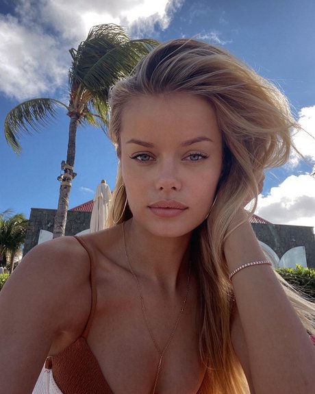 Frida Aasen star érotique photo