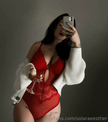 Solaraester modèle magnifique des photos