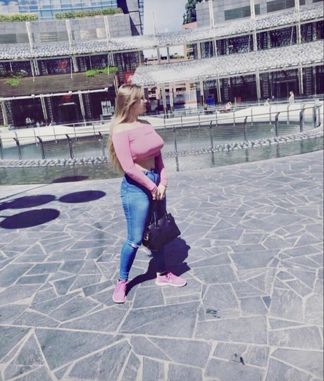 Anastasia Ticus star du porno parfaite des photos