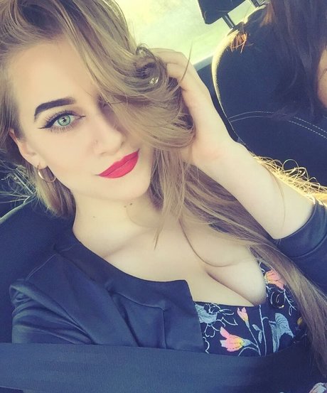 Anastasia Ticus modèle pornographique galerie