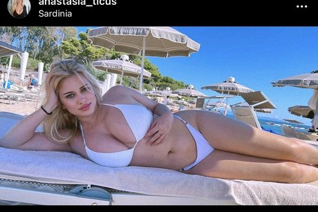 Anastasia Ticus star du porno érotique galeries