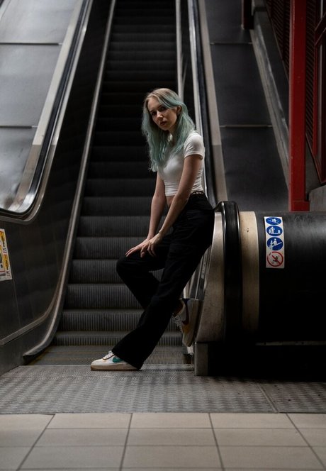 milf aux cheveux noirs onlyfans meilleure qualité photo