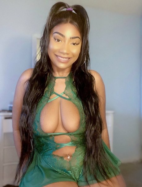 CoolieMonae étoile nue images