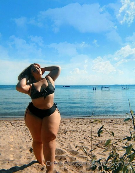 queenkofficial actrice pornographique photo