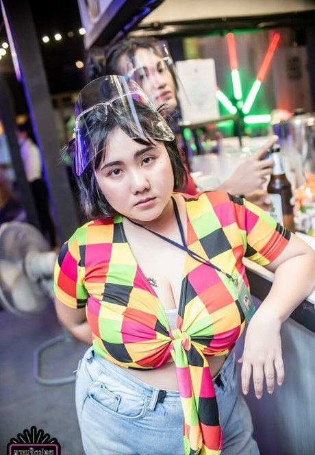 Phiromya Pangyouk actrice pornographique galerie