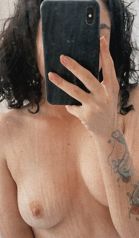 flora we3d actrice exclusive galeries