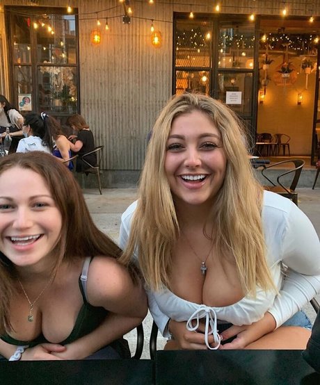 meakelena joli modèle galeries