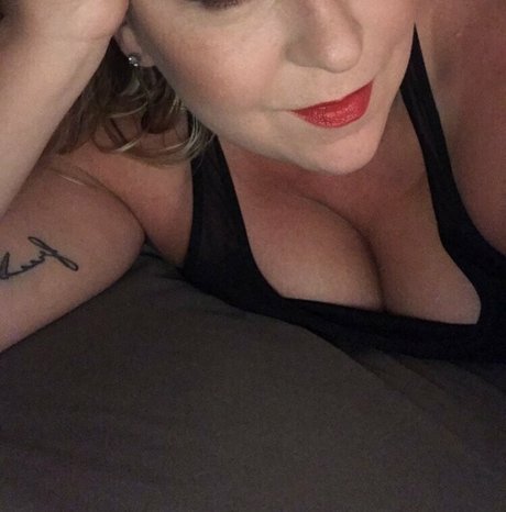 lilsmirk actrice pornographique photo