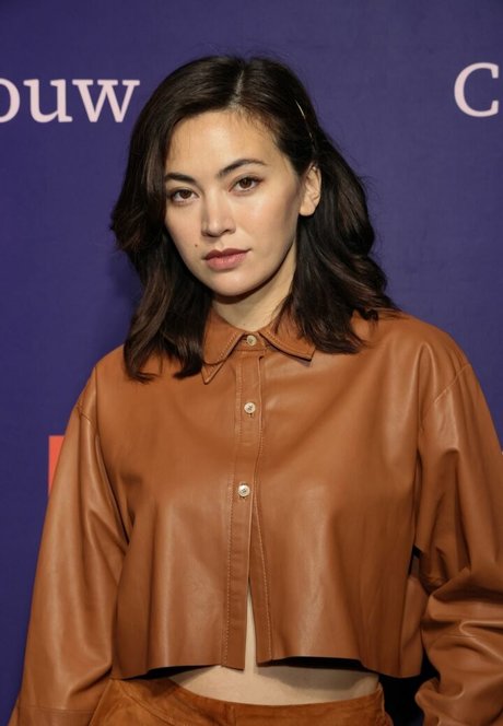 Jessica Yu Li Henwick modèle artistique collection
