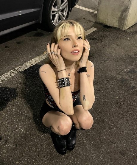 Ohkailno modèle de sexe photo