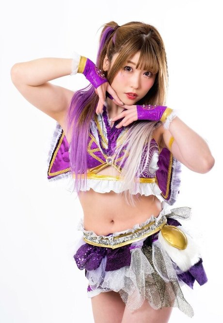 WomenJoshi modèle joli image